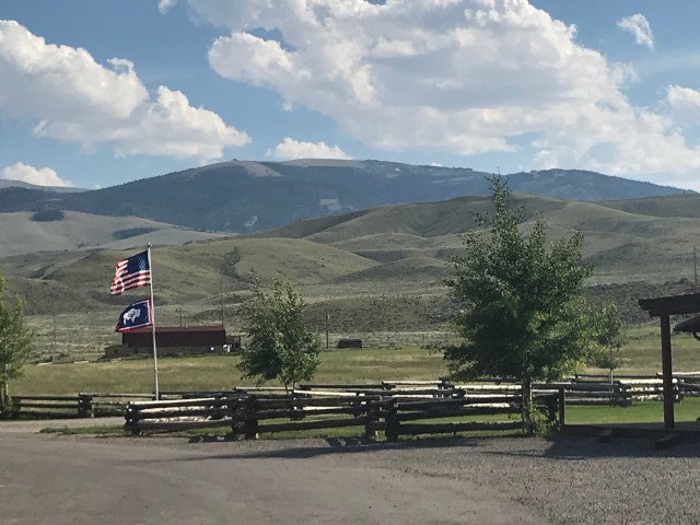 2xYpni5bQ76tsuIDVOCqWQ